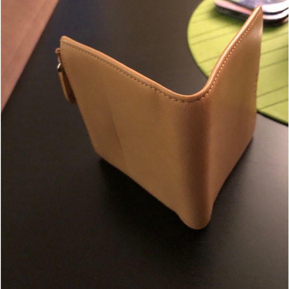 COACH TAN LEATHER SMALL WALLET EUC RETAILS $50 (CAMARILLO) - Picture 5 of 17